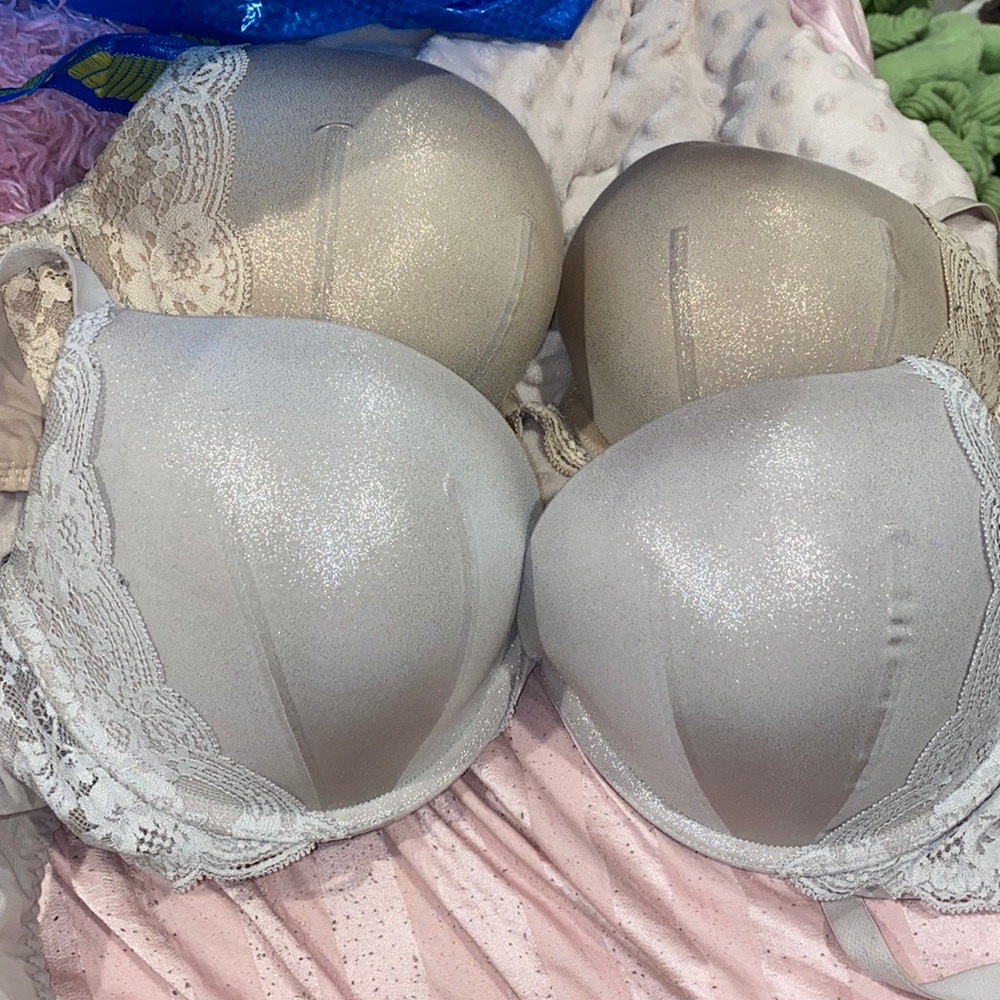 Bundle 2 Victoria Secret Bras